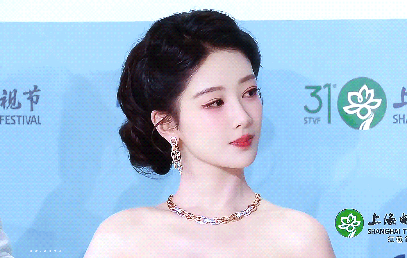杨紫yz杨紫yz杨紫李祯yz“从晨光熹微到红霞漫卷 爱意从未落幕” 𝐅𝐫𝐨