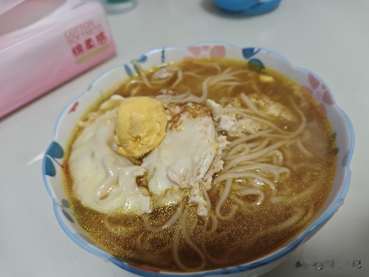 今天难得有时间给家人做一份早餐

孩子喜欢吃面食，早晨起床就给孩子做一份清水煮面