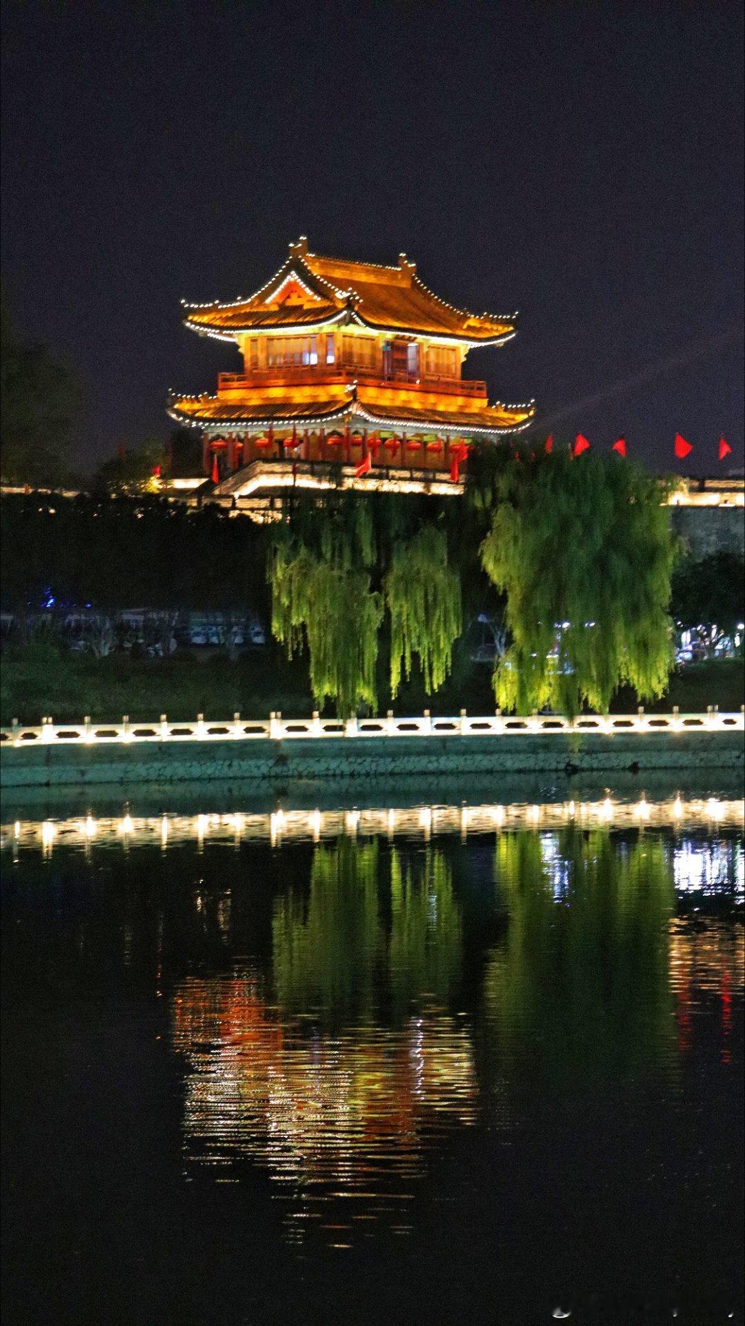 荆州，是一座有韵味，有历史的古城，探访这座古城，用脚步丈量这跨越15个朝代，延续