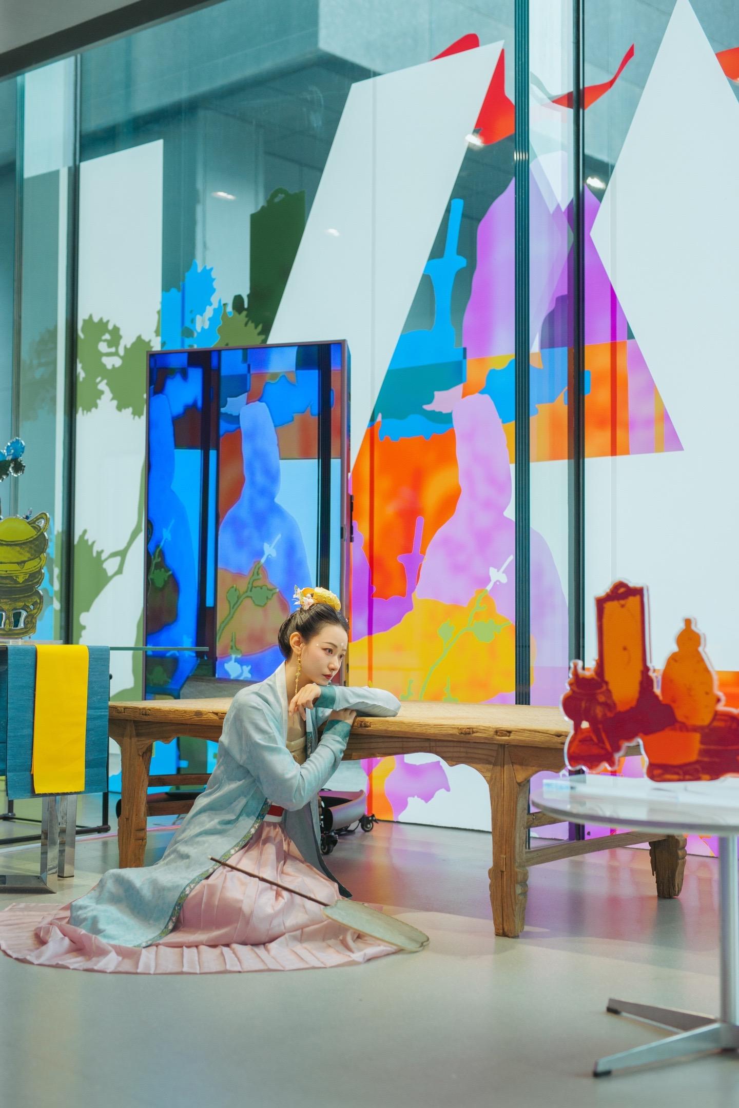 庄周梦蝶，镜花水月｜思想的精灵翩然飞舞。✨夏日多巴胺色彩的新展，依据清...