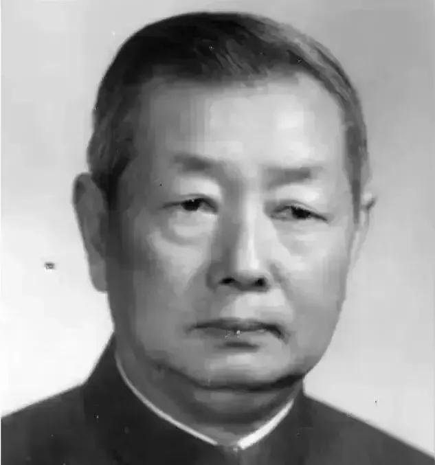1971年，中国大使张伟烈，参加摩洛哥国王寿宴时，突然叛军冲进来疯狂扫射，瞬间死
