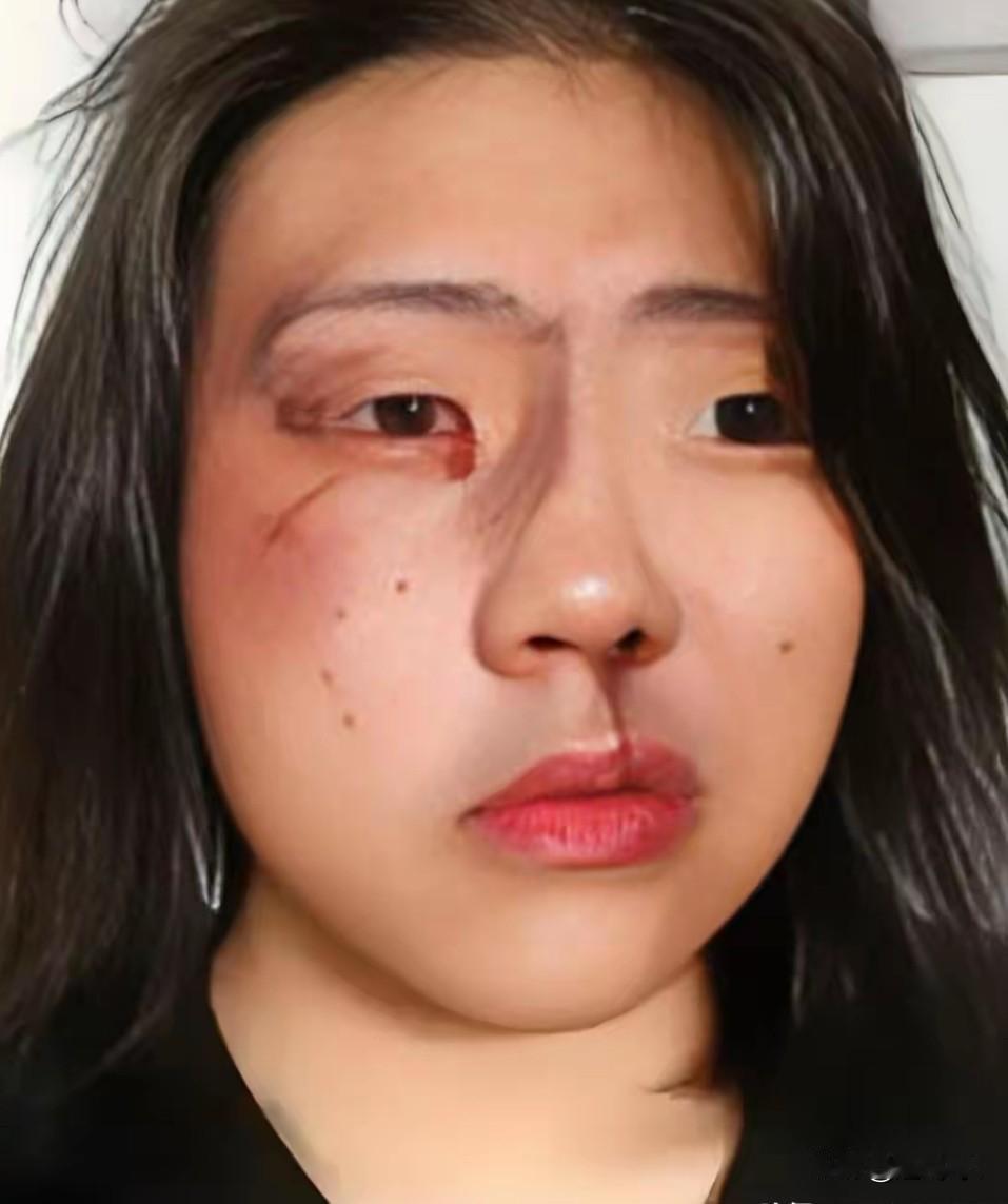 快讯！快讯！
一女子在九寨沟旅游被挨打。
怎么说你好呢？事情是这样的，她去九寨沟