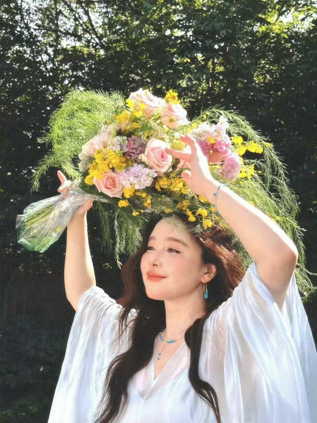 众星恭喜阚清子八年没结果又怎样，新的幸福稳稳来啦～ 虽然yx 多了点小尴尬，但还