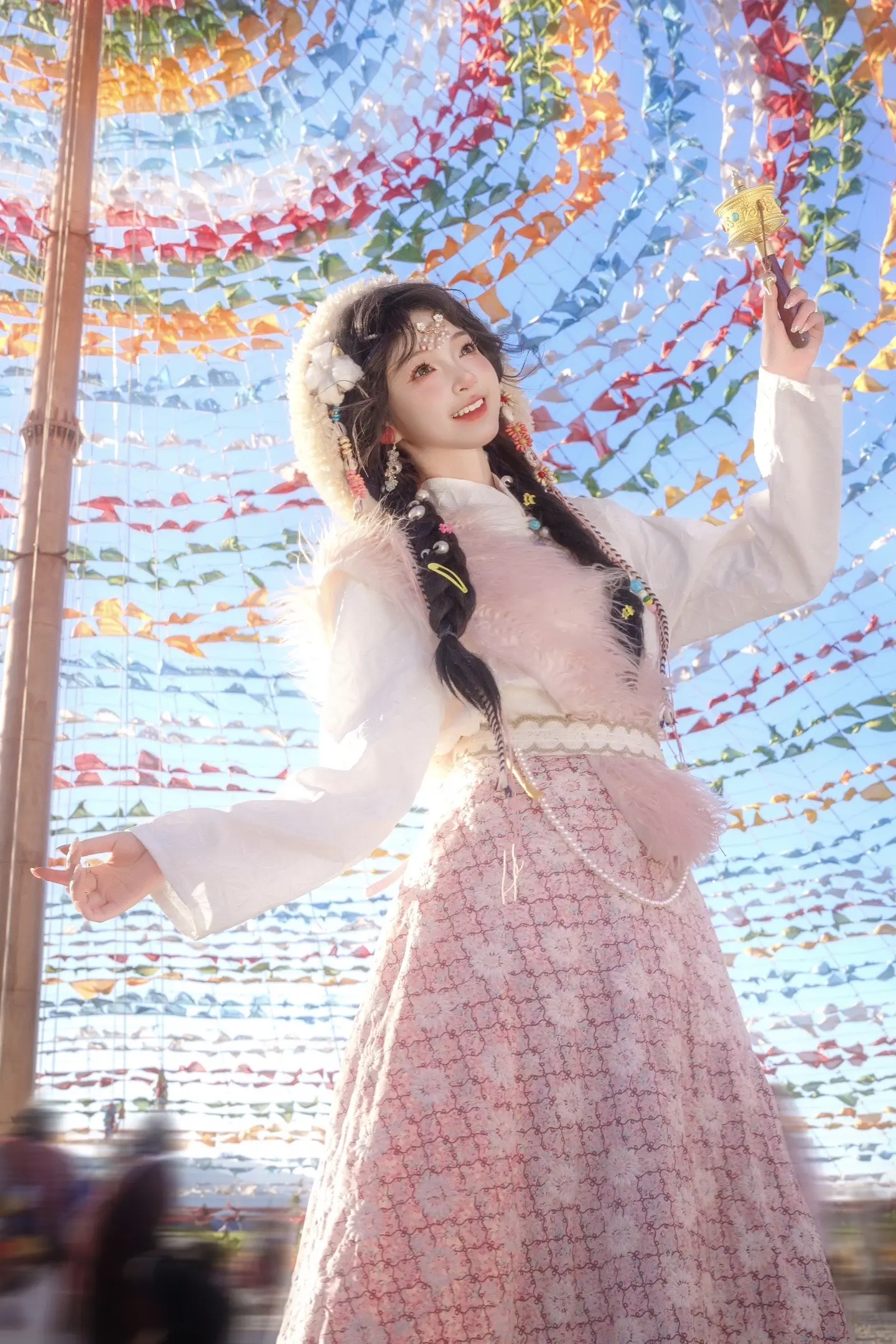 美哭了！总要去一次香格里拉吧。穿一次藏服，在大经幡下做一日自由的小卓玛！