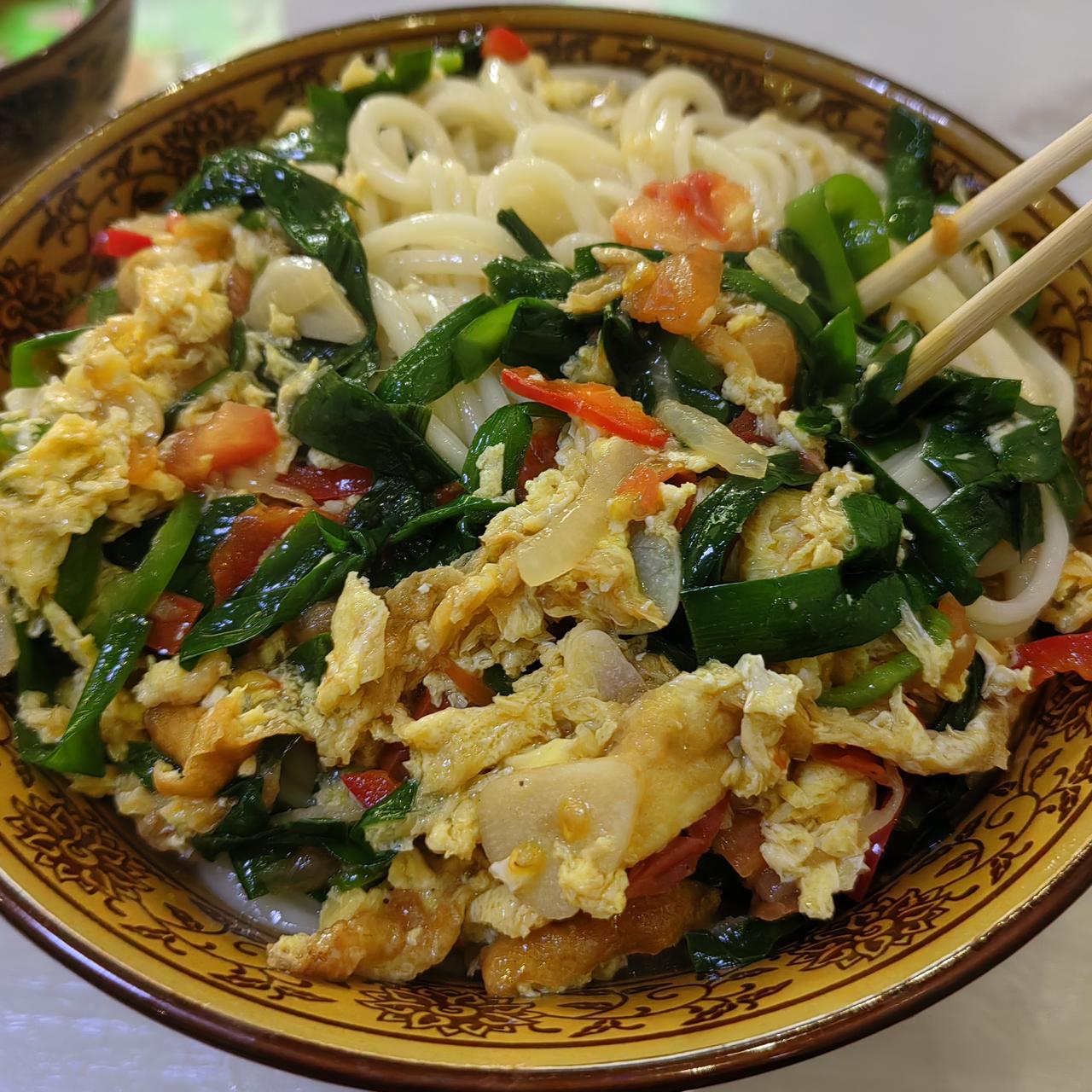 《素食斋》第93天
春节肉食比较多，
素食减肥须坚持。
什么时候能达标，
再把肉