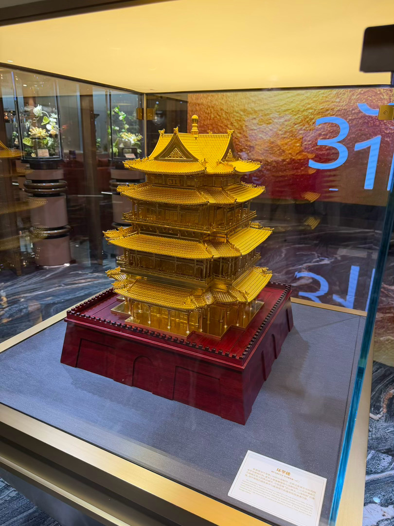 在长江商学院同学的盛情邀请下我们队来到了威海，一个美丽安逸又有历史文化的地方。这