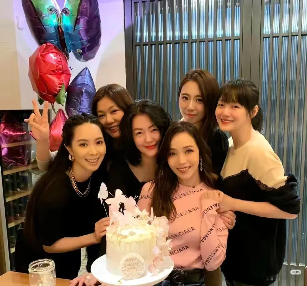 大s 没有那么好，但是我想也没有那么坏，只不过大s 的原生家庭造就了那样的性格。