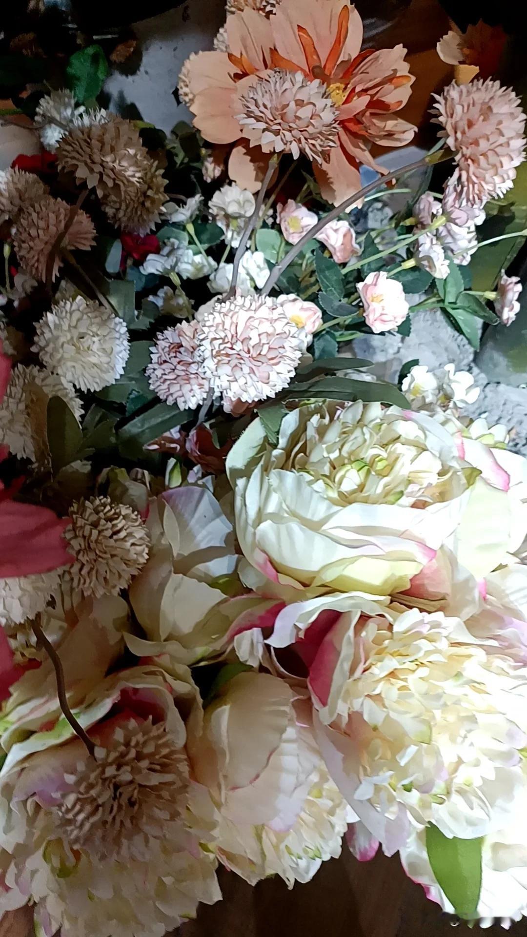 #上联：冬去千山秀，诚邀下联#
冬去千山秀
夏来万花开