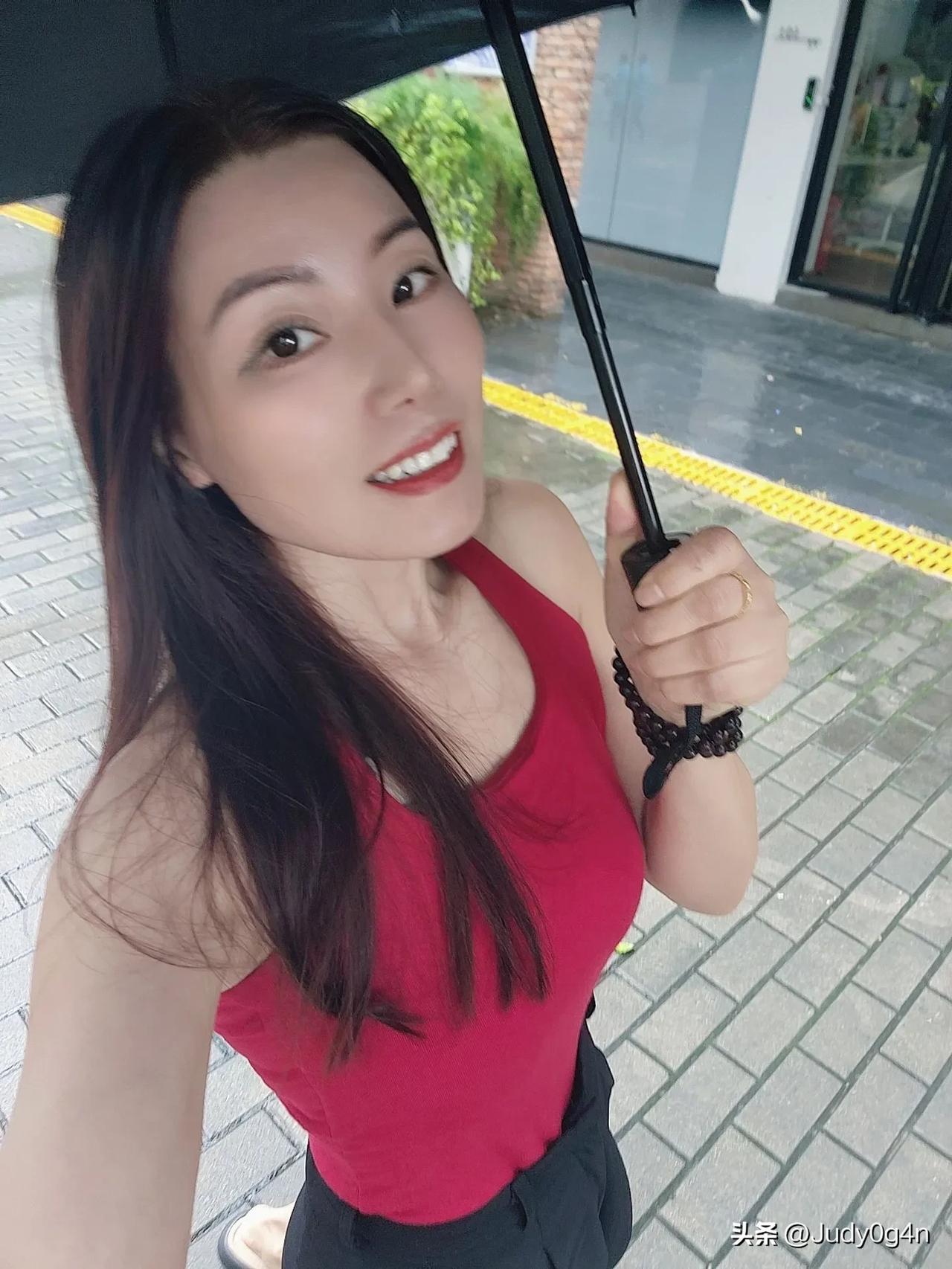 雨天路滑⛱️注意安全喔！生活碎片记录 我的心情我做主雨天生活感悟
