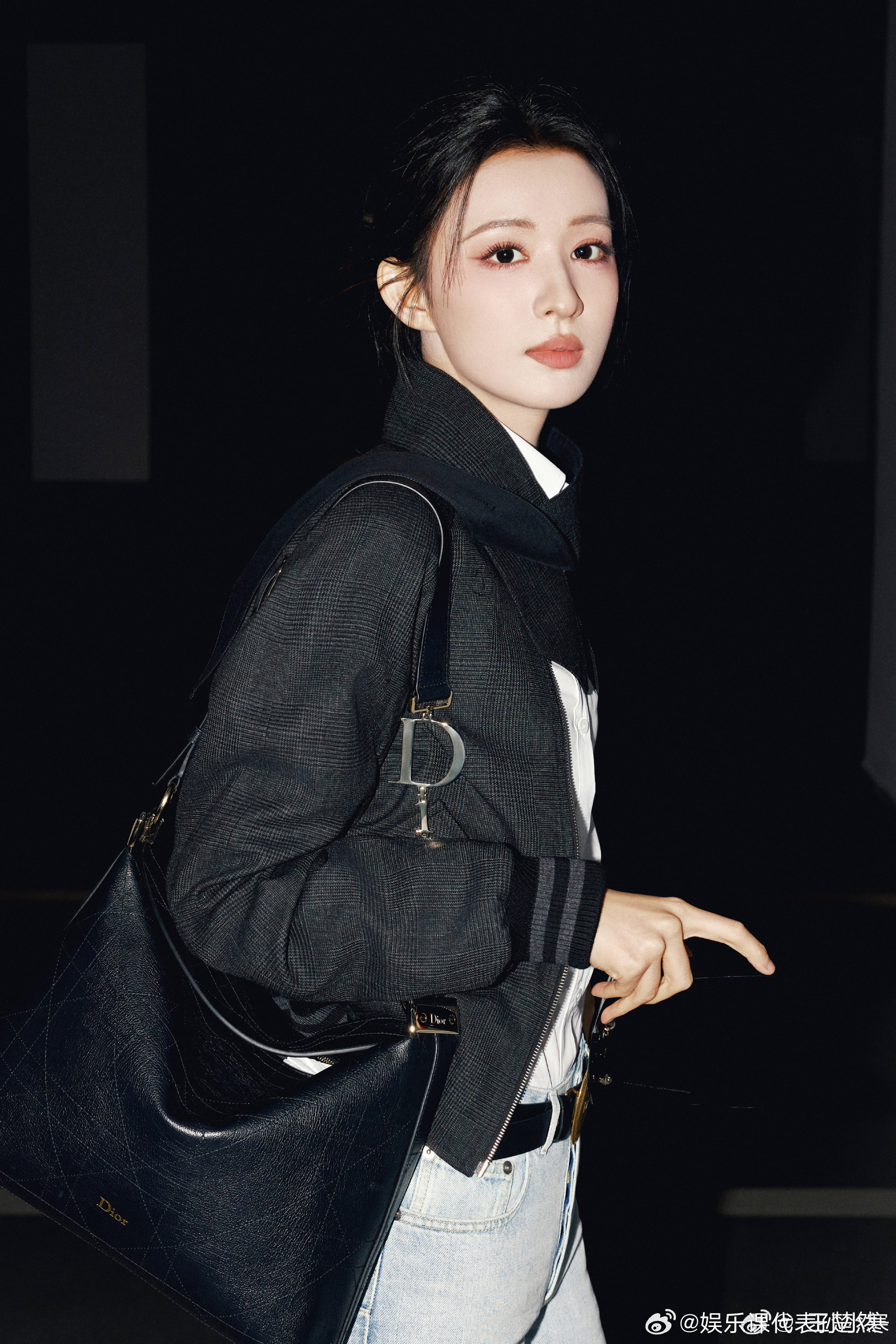 王楚然Dior大秀出发图王楚然Dior出发图🚢儿出发图来咯~~很好 老公飒飒嘟
