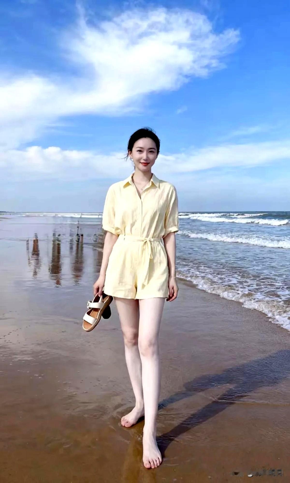 这位女生，是公司上半年的销售亚军。
2025年只剩三个月了，我不会安于现状，会更