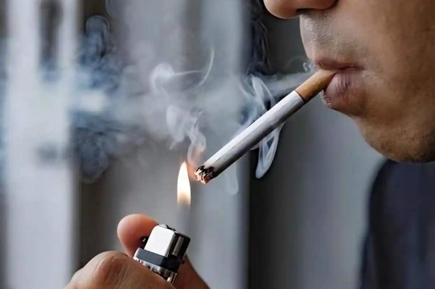戒烟后没有烟瘾，还能偶尔再吸一支烟吗？听听医生的建议吧

老王，五十出头，烟龄三