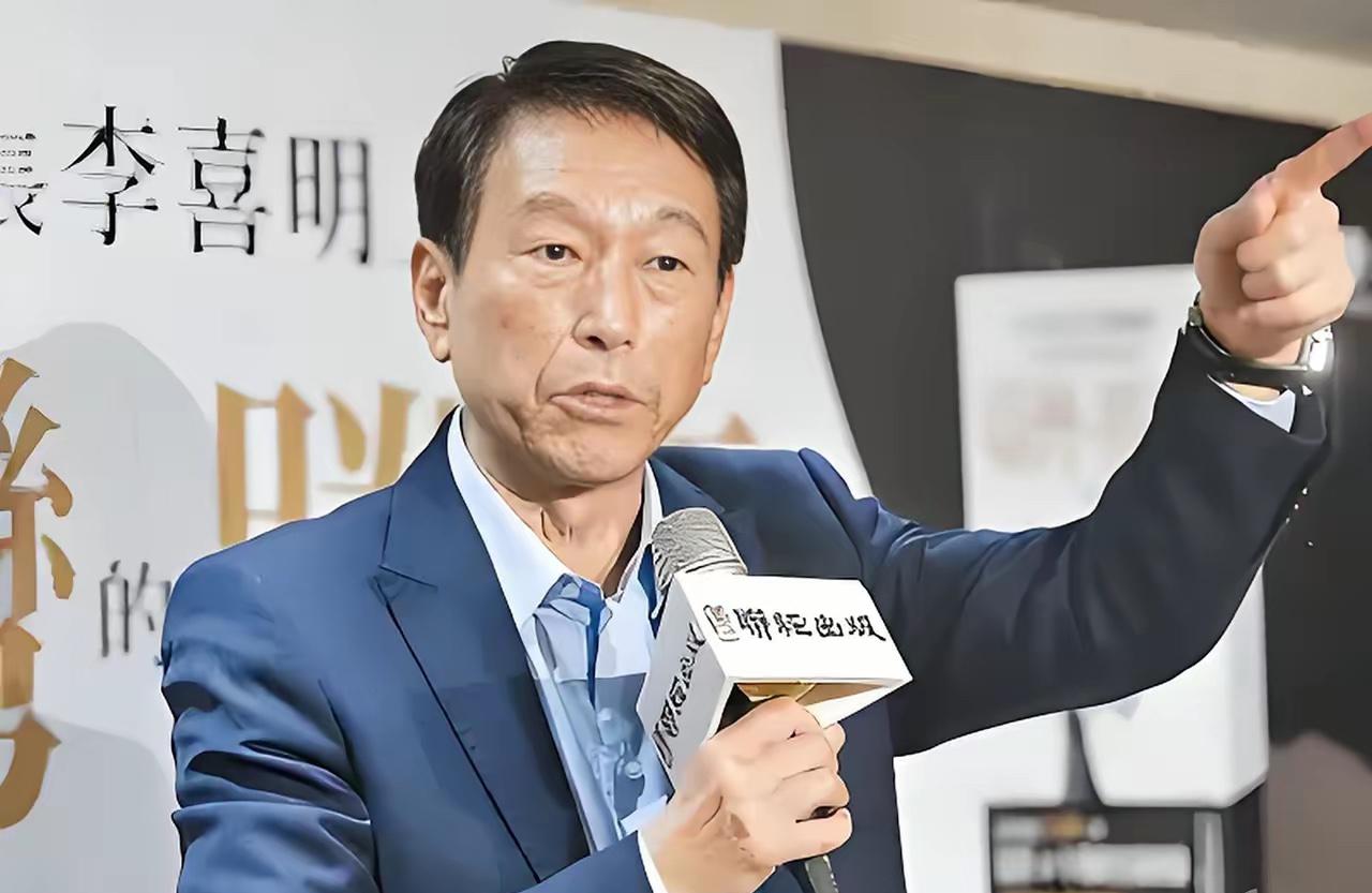 台湾前参谋总长李喜明一席话，让岛内炸锅！他直言解放军不是不敢打，而是时机未到。​