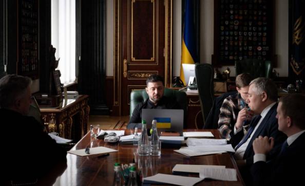 泽连斯基心真大，俄乌和平谈判还没有着落，他居然关心起了美伊局势，泽连斯基与到访的