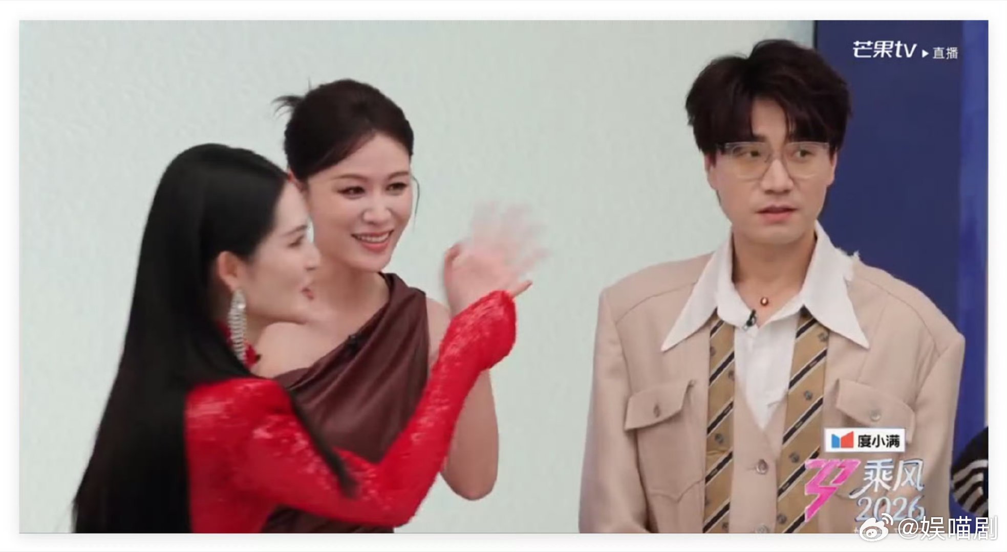 叶一茜送考人是王铮亮亮哥往那一站，自带“稳稳的幸福”BGM。这哪是送考，分明是“