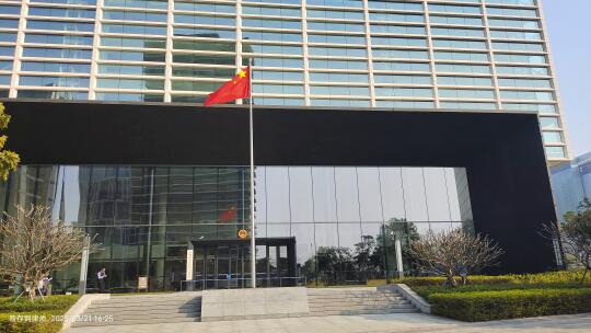 如何理解“来了就是深圳人”？