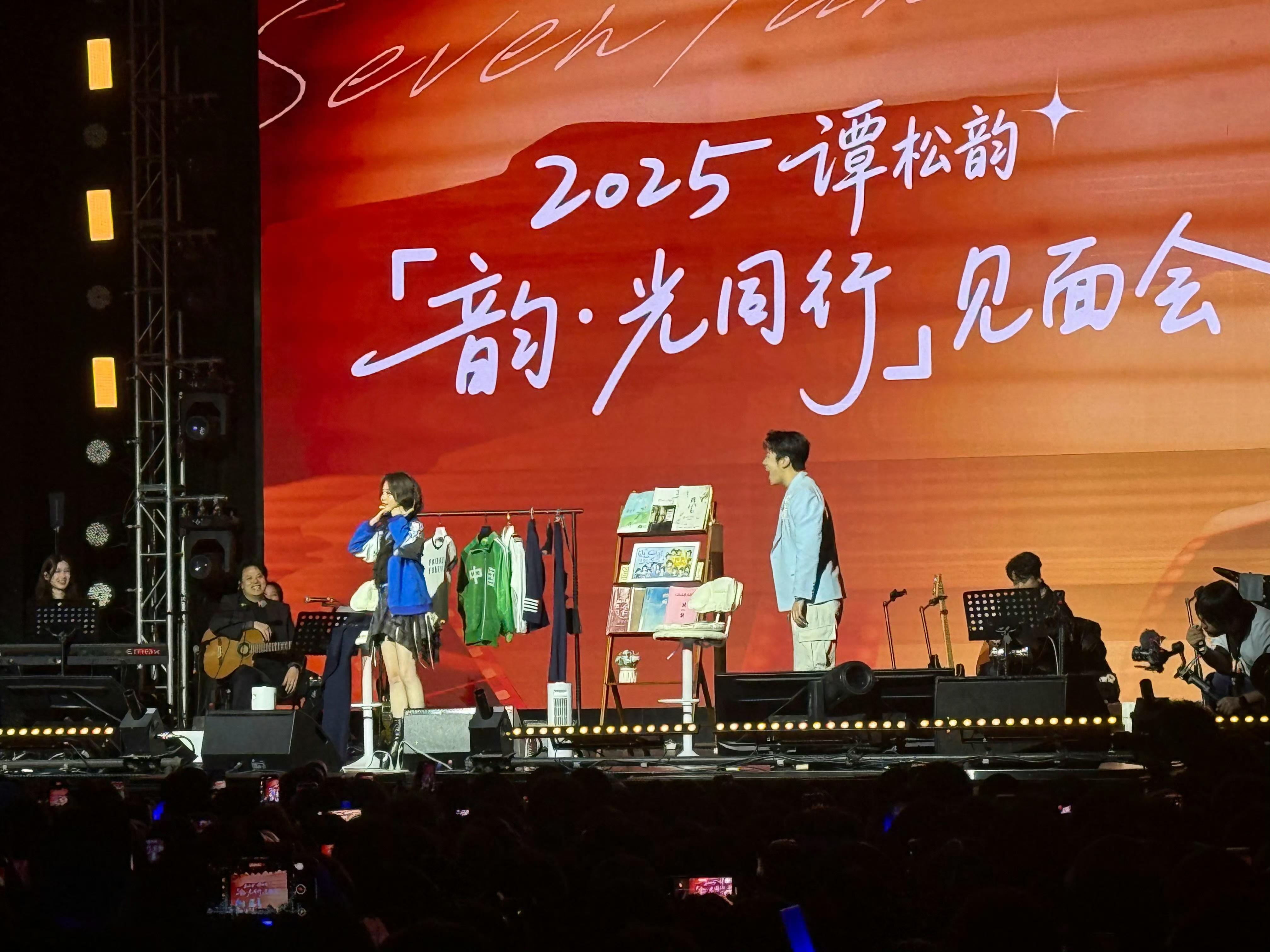 谭松韵重穿耿耿校服耿耿余淮，我们的青春回来了！谁懂啊