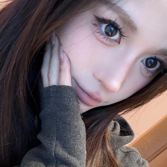 对今天的妆很满意