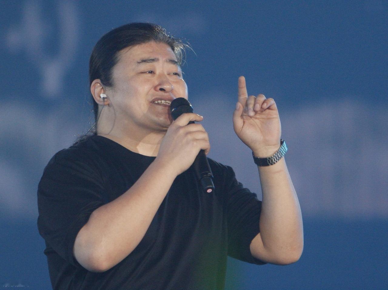 刘欢去世了，音容长存，乐魂永在。

9月25日上午9:52分，在上海和家人的陪伴
