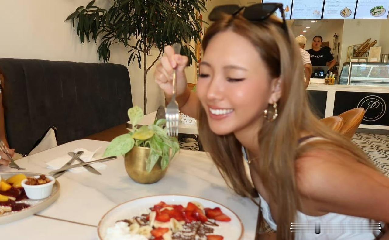 小S的美貌被彻底低估了。

看看她女儿的照片就知道，又像是林志玲，又像是大S。