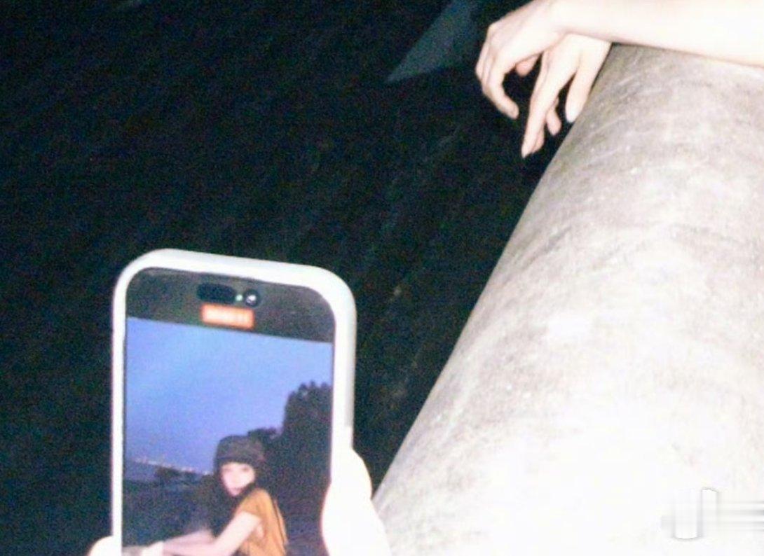 发个live的🫘配个氛围感音乐 就一张就行​​​