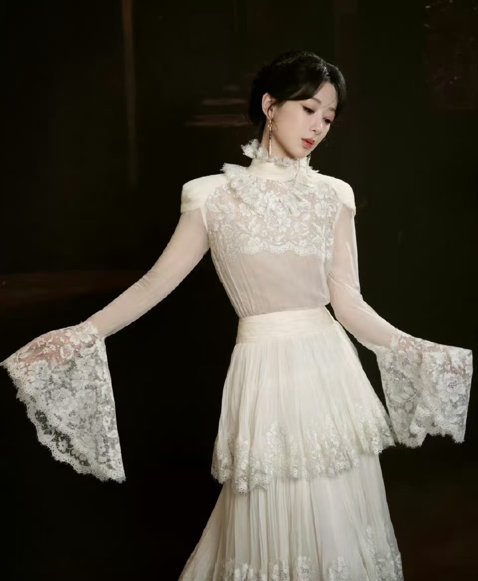 杨紫 出镜华伦天奴2025春夏高定系列