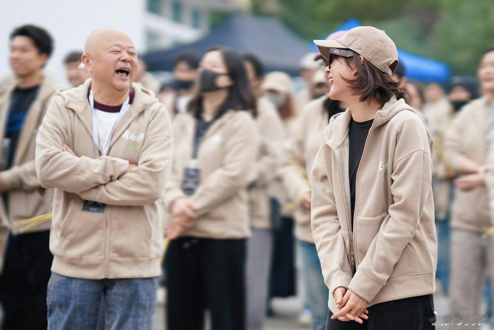 孙俪晒生日将至开机照孙俪说我是蒋柯孙俪新剧《生日将至》开机，蒋柯这个角色要在命运