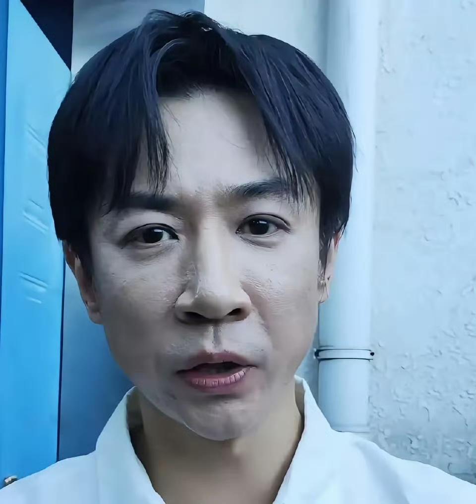 一场饭局，彻底撕开张维伊遮羞布
戴得起绿水鬼，却付不起一顿饭钱，
这操作真让人迷