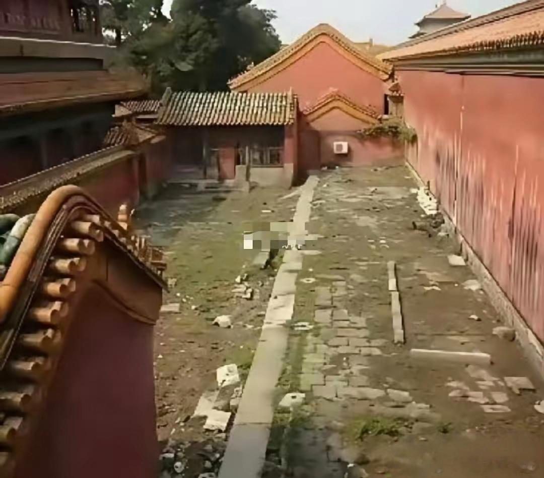 这才是真正的冷宫，妃子住进去不疯才怪 