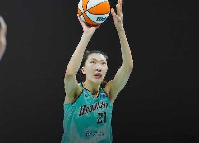 韩旭轰19分创赛季新高 WNBA：韩旭轰19分创赛季新高，高效发挥获主帅盛赞北京