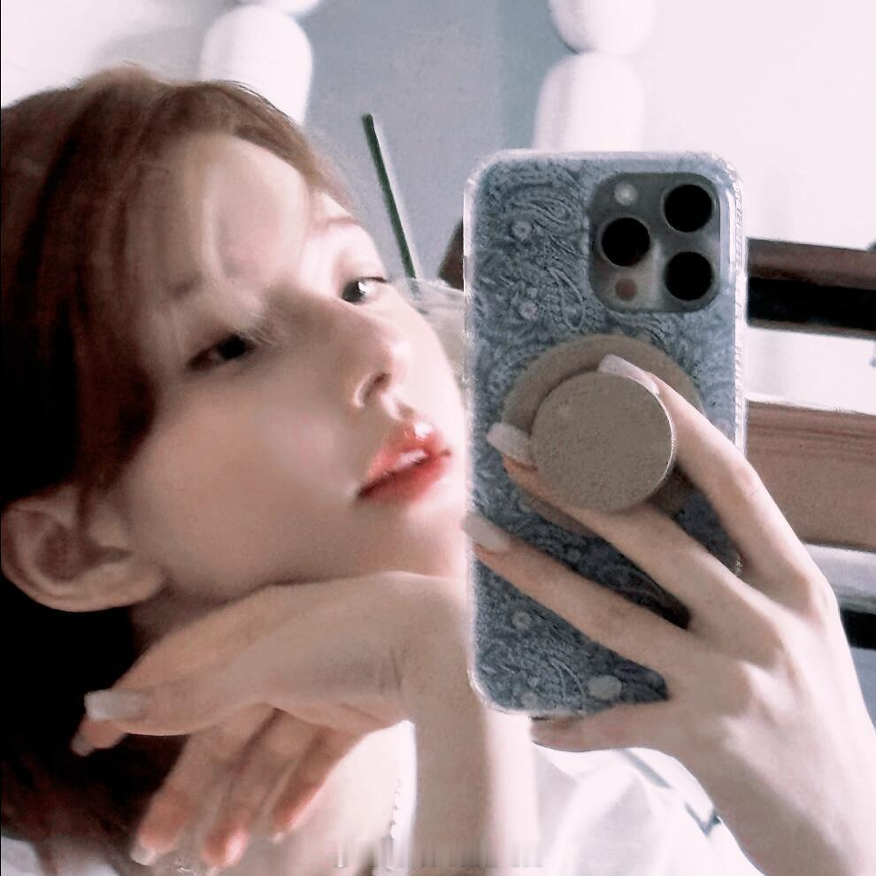 赵露思今日份营业，🌹状态很好啊 ​​​