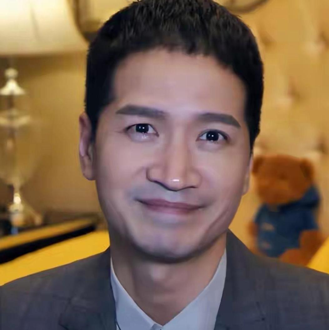 22岁春晚当红歌手，被大10岁富婆带去香港，一年后彻底后悔
 
1998年，刚上