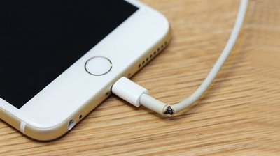 所以得感谢欧盟，把这玩意扔进了历史的垃圾堆 ​​​