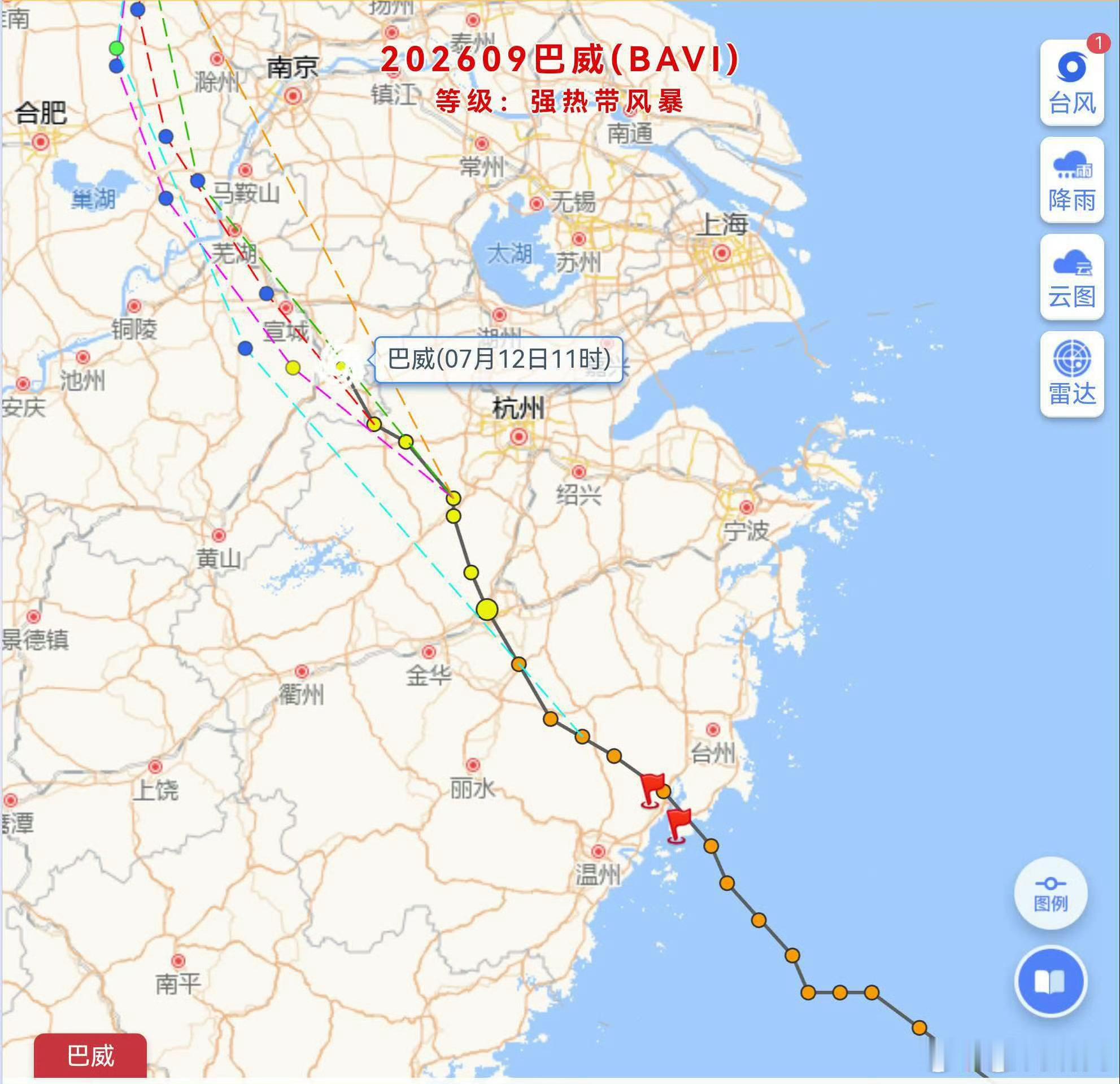 昨天雨根本没下透，所以现在湿热状态，预报一直提示暴雨大风预警，可是感觉不会下大雨