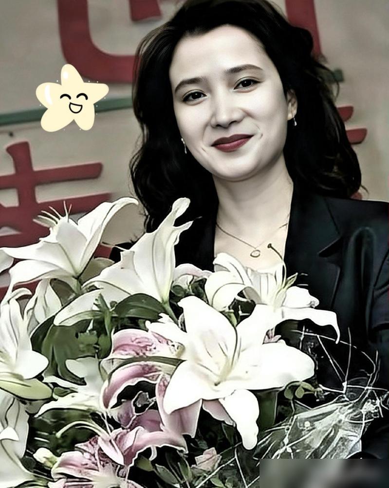 我刚知道，何晴的挚友傅艺伟回忆，她抗癌十年，早就为一切做好了安排，根本不需要外人