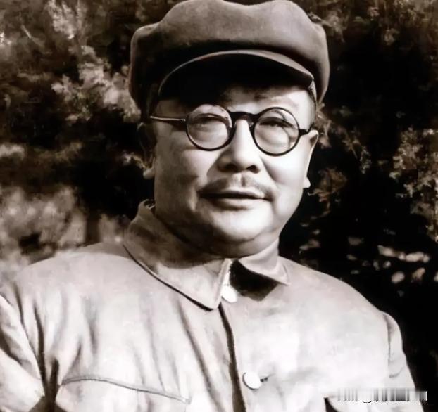 1949年，李克农走进毛主席房间，看见一物后，瞬间颜色大变，扭身冲向寺庙，要不是