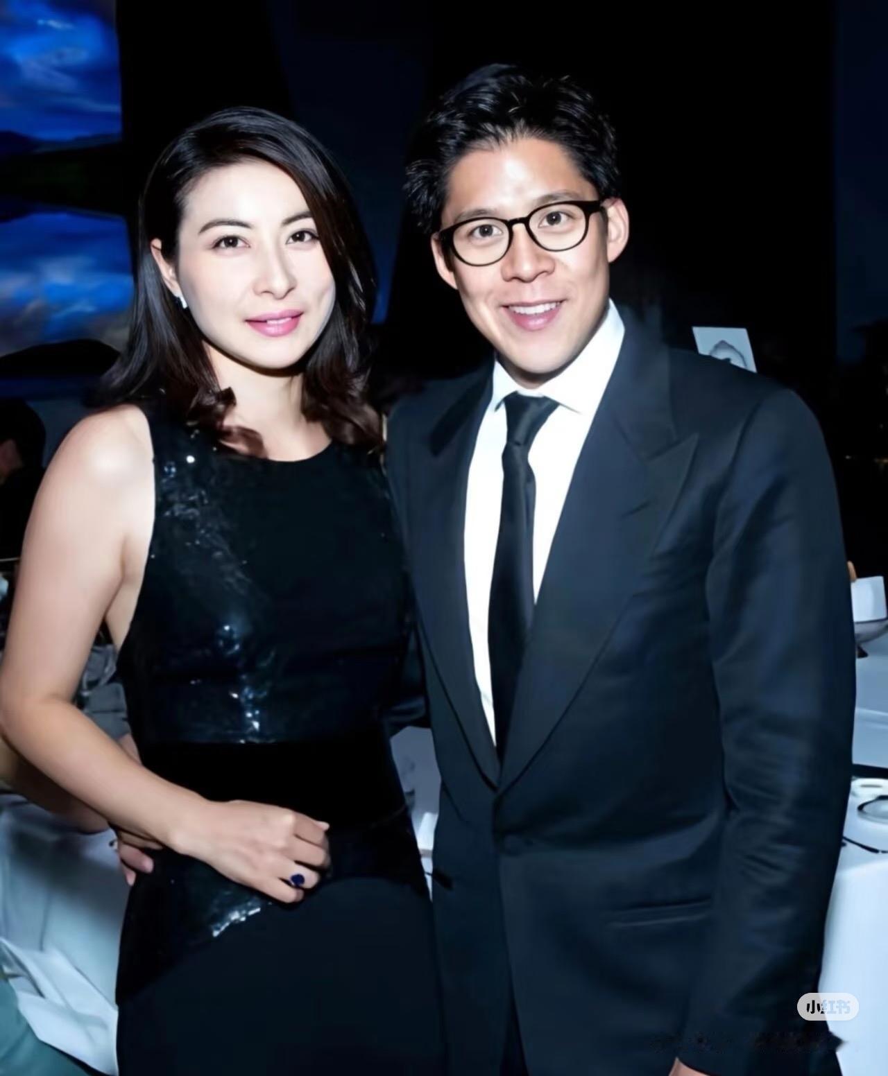 霍启刚估计没想到！不该把35套物业家底摊得这么明白，他估计自己也没料到，原本按规