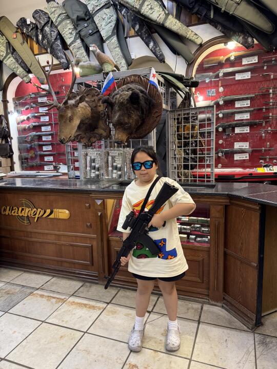 俄罗斯海参崴枪店！