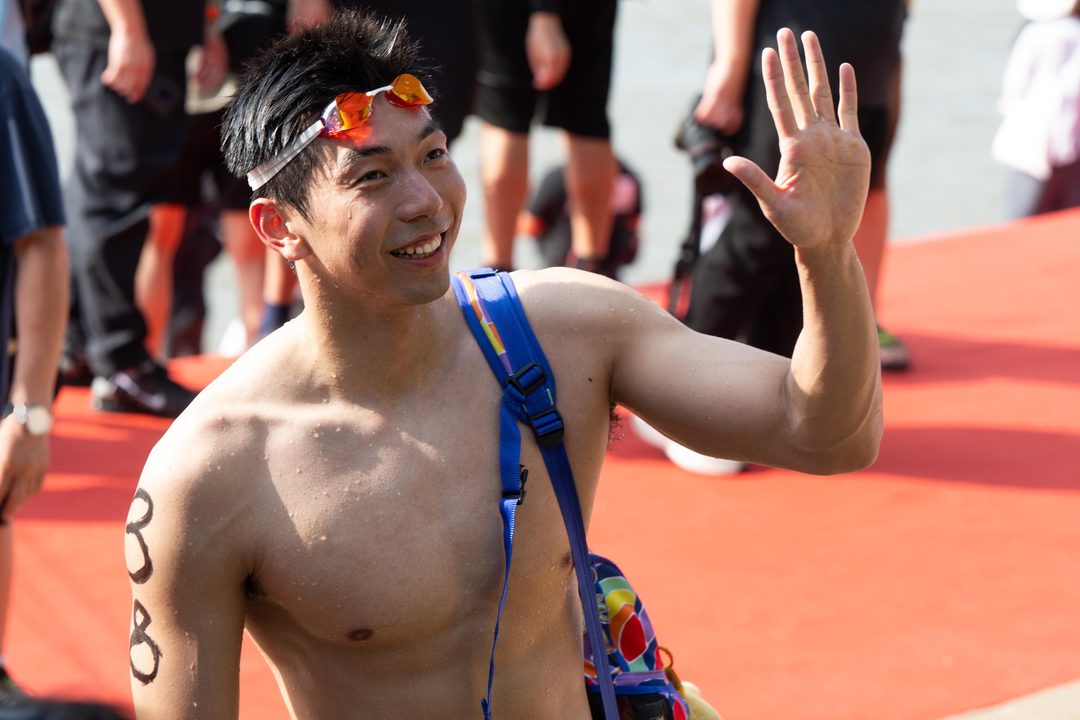 第50届武汉渡江节在长江武汉段举行，最终男子组冠军被国家游泳队的张子扬获得，另外