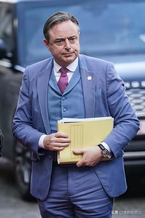 全网怒了！必须制裁比利时首相！颠倒黑白，必须付出代价！
 
比利时首相最近大放厥