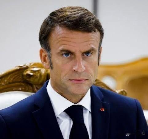 马克龙发给特朗普的短信被曝光，颜面全无。马克龙原本希望在叙利亚、伊朗以及俄乌问题