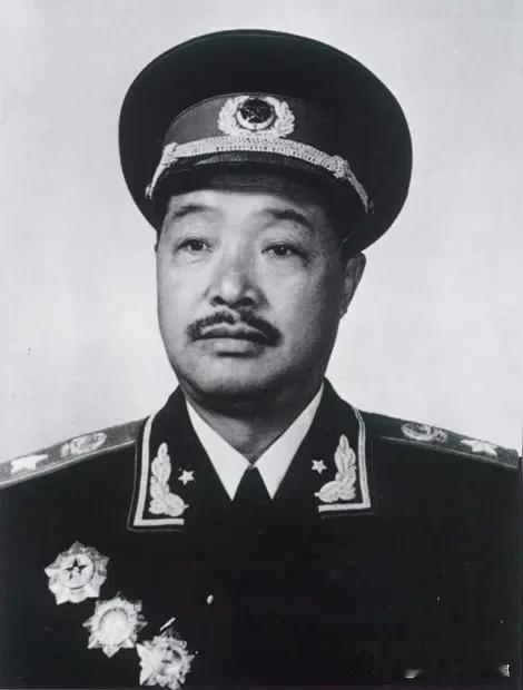 1949年底为解放大西南，贺老总带兵从陕西入川。一般都是说贺老总带的是18兵团，