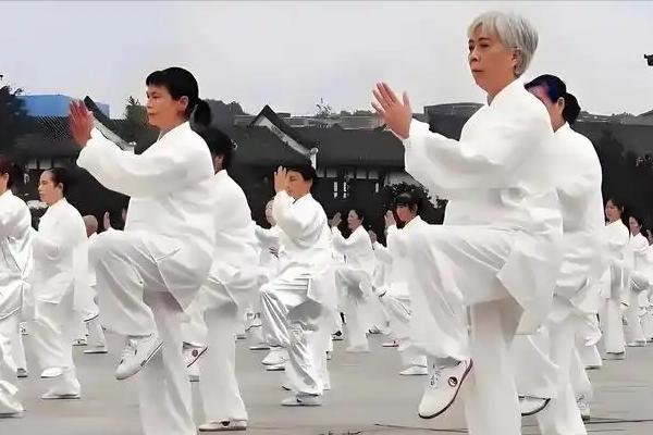 医生告诫：天冷还坚持打太极的老年人，用不了多久，身体或有4个变化
 

随着气温