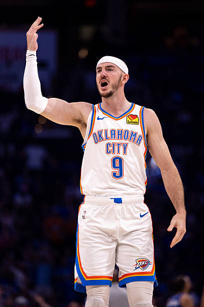 卡鲁索（生病）目前仍为出战成疑状态。雷霆主教练戴格诺特表示，只要身体条件允许，卡