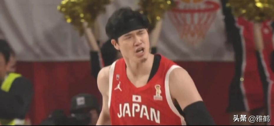 中国男篮打来打去，还要靠廖三宁的个人单打能力。这对教练来说是个比较尴尬的事。整体