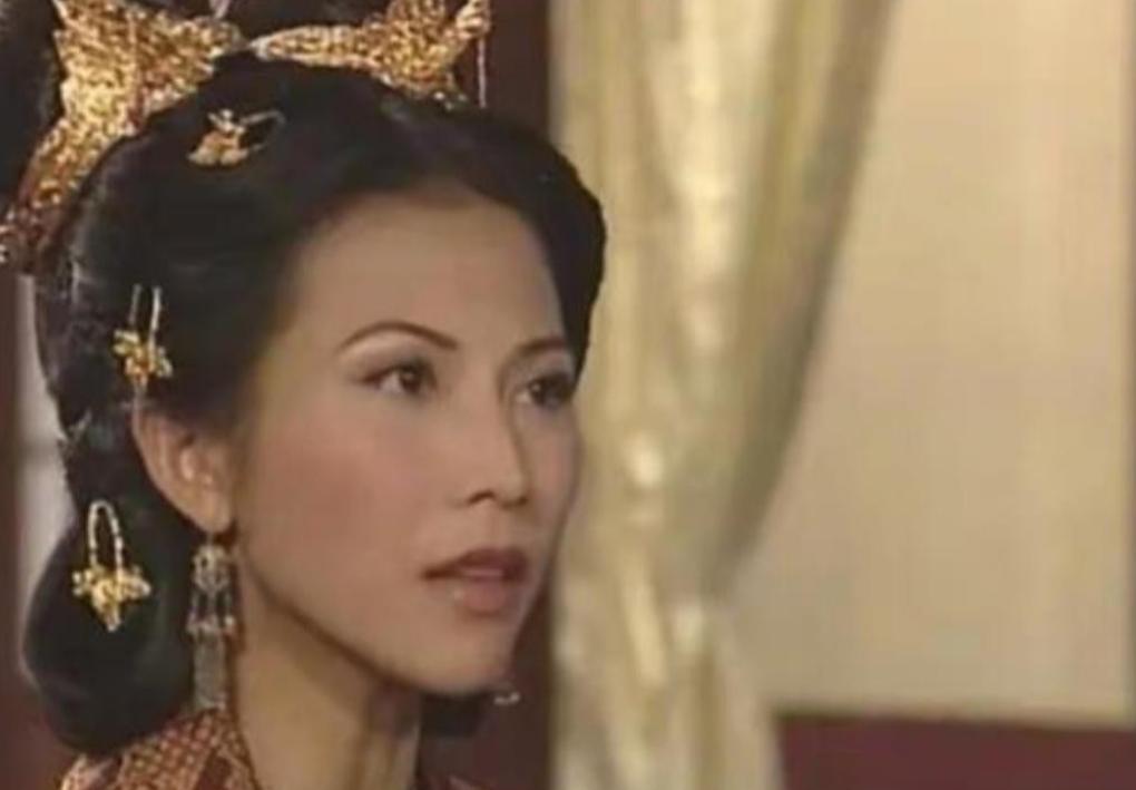 1634年，李自成的大将高杰，趁四下没人，将李自成的媳妇邢夫人拉到暗处，心急火燎