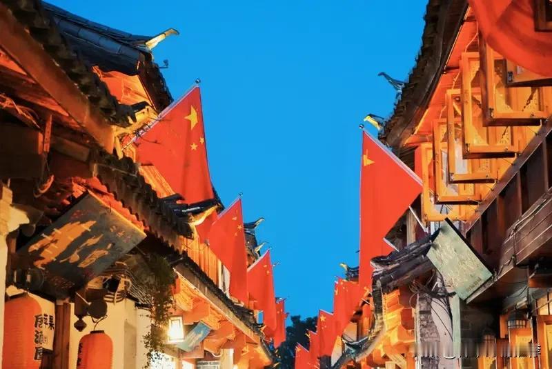 当下中国，有两件事自带全民共识，一呼百应！
 
一个是护我河山寸土不让！
一个是