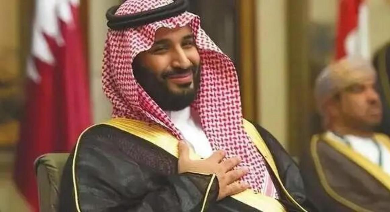 沙特王储小萨勒曼回应特朗普所谓“亲我的屁股”的话，说沙特“将不再购买美国武器”。