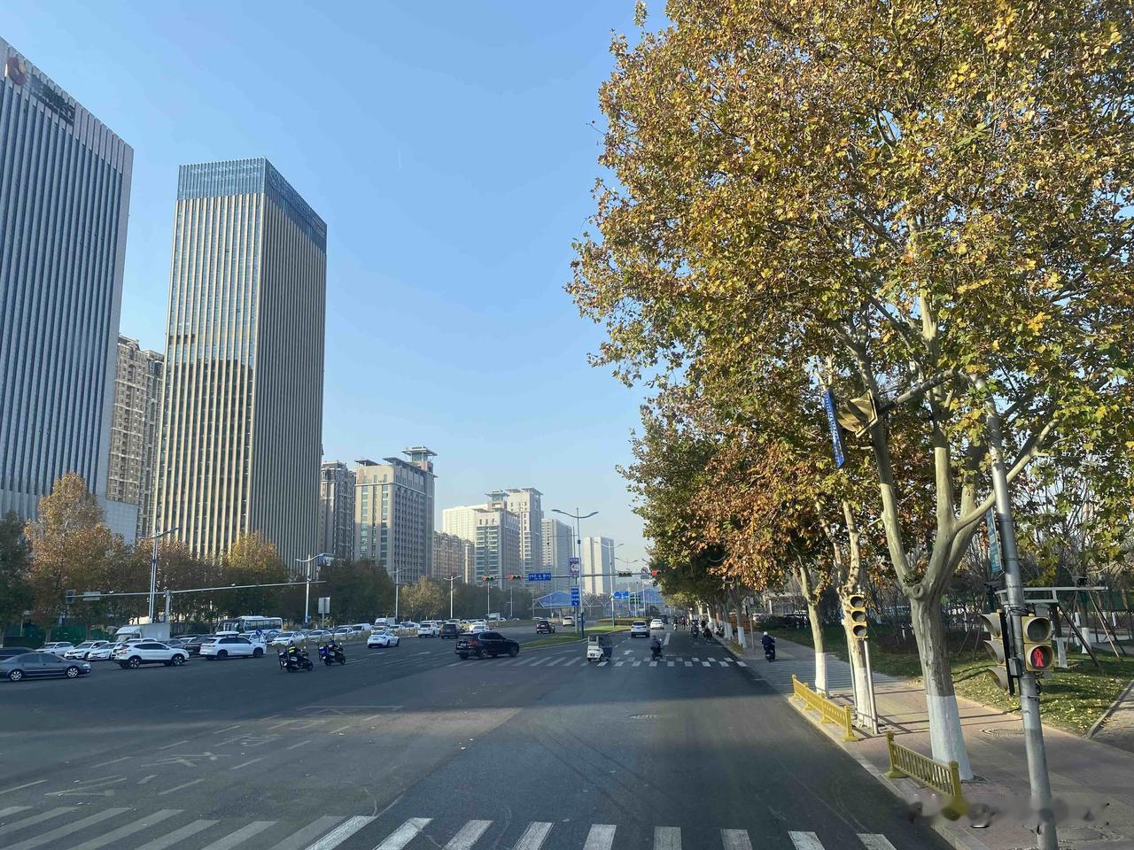 当 60岁的人照顾80岁的父母，同时还要照顾子女的娃娃。这种情况应该会越来越多，