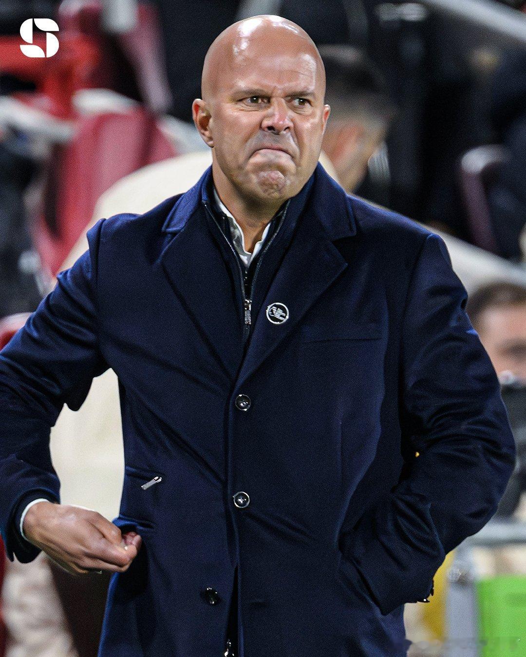 斯洛特表示："我们的阵容厚度可能并不如外界想象的那般雄厚。""这家俱乐部在联赛杯